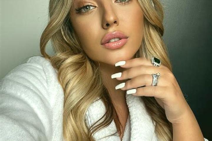 Ariana, 23 — Escort in Gaviao, Brazil