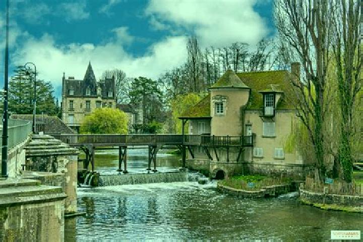 Ariana, 23 — Escort in Grez-sur-Loing, France