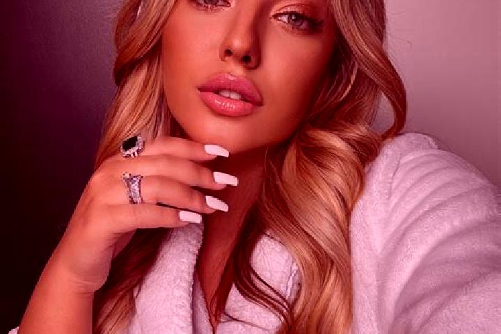 Ariana, 23 — Escort in Hosteradice, Czech Republic