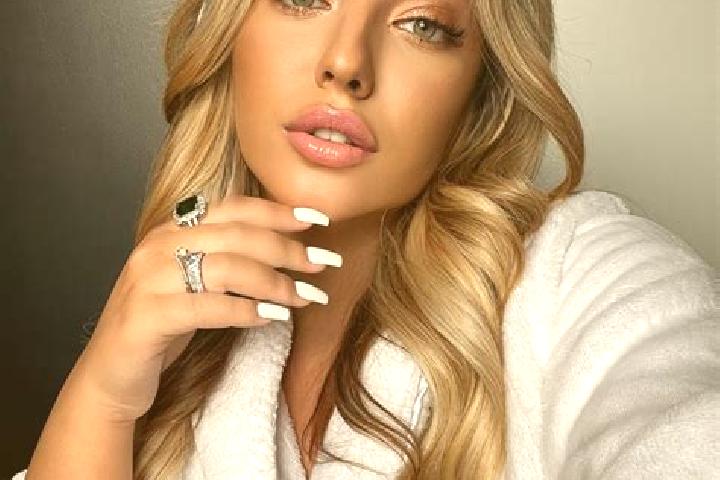 Ariana, 23 — Escort in Kaczeniec, Poland
