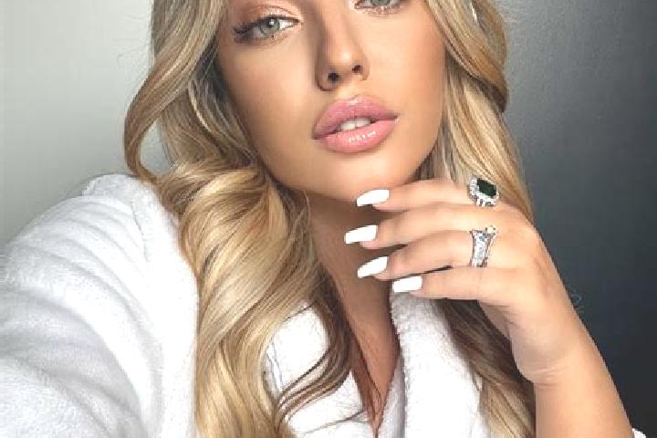 Ariana, 23 — Escort in Mlynok, Ukraine