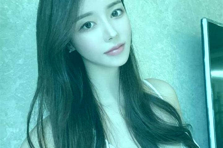 Ariana, 23 — Escort in Muntanyola, Spain