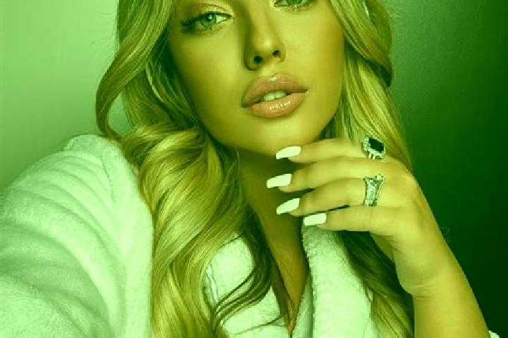 Ariana, 23 — Escort in Nelazskoye, Russia