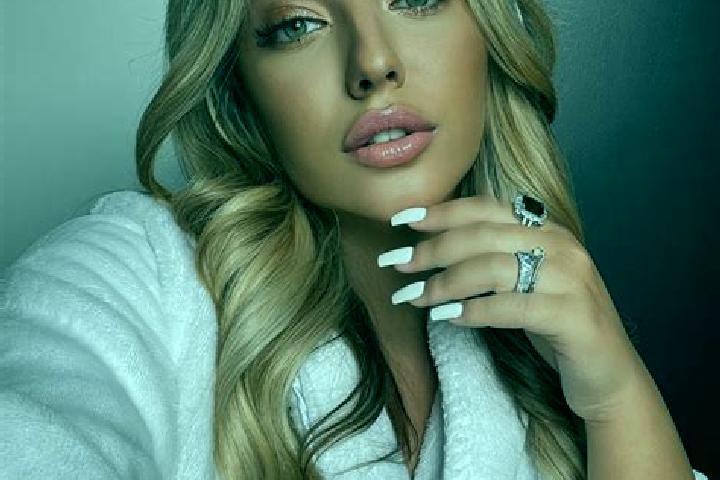 Ariana, 23 — Escort in Pfedelbach, Germany