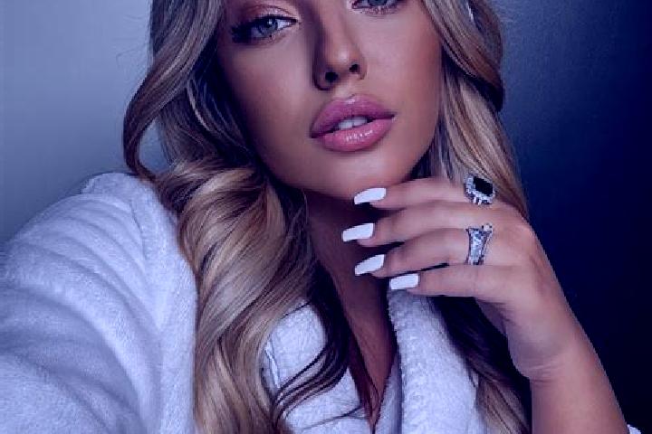Ariana, 23 — Escort in Pustejov, Czech Republic