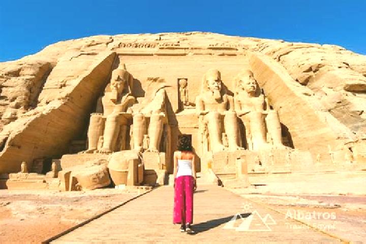 Ariana, 23 — Escort in Qina, Egypt