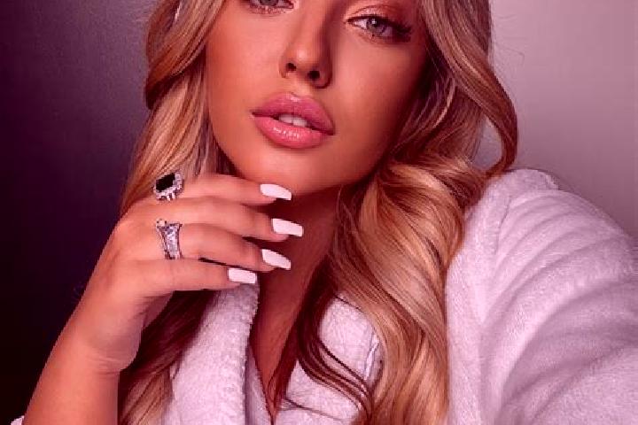 Ariana, 23 — Escort in Somonino, Poland