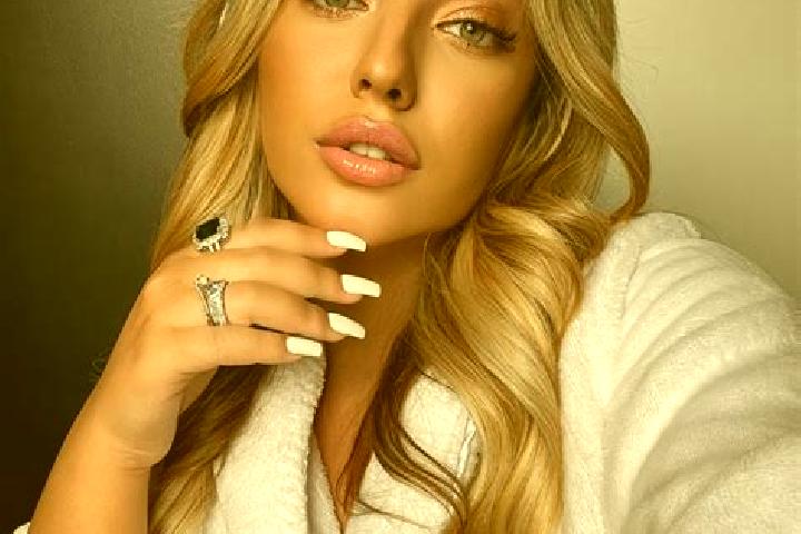 Ariana, 23 — Escort in Tolmacs, Hungary