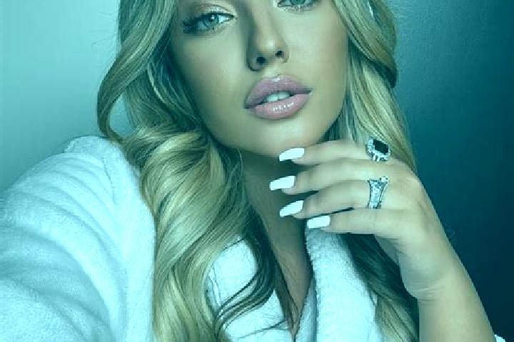Ariana, 23 — Escort in Toporivtsi, Ukraine