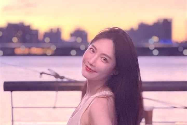 Ariana, 23 — Escort in Zongping, China