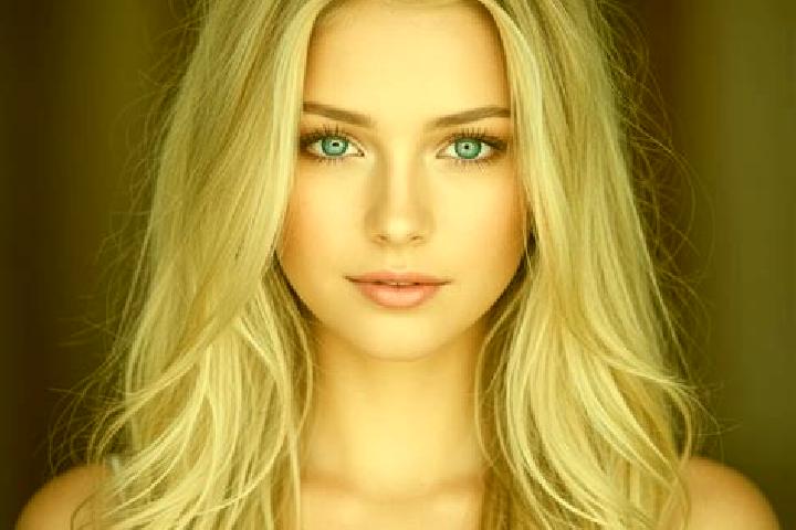 Ariana, 24, a blonde grey-eyed mixed companion based in Grejeg Selatan. Offering Domination, Party Girl, Striptease. Available for incall and outcall, overni...