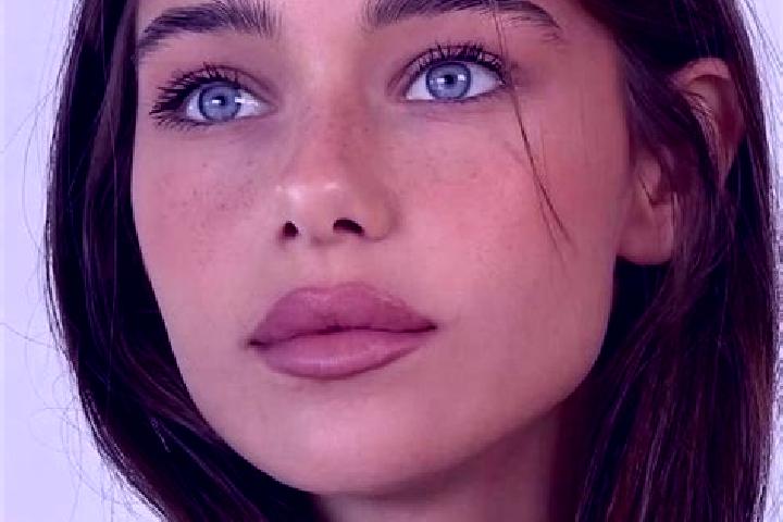 Ariana, 24, a brunette brown-eyed indian companion based in Zevenhuizen. Offering Erotic Massage, Party Girl, Massage. Available for incall and outcall, day ...