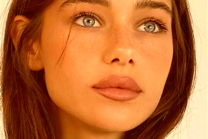 Ariana, 24, a brunette brown-eyed middle eastern companion based in Chekonidhara. Offering OWO, Massage, CIM. Available for incall and outcall, overnight boo...