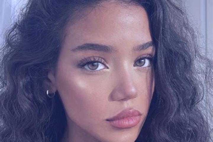 Ariana, 25, a black brown-eyed mixed companion based in Serrita. Offering GFE, Erotic Massage, Dinner Date. Available for incall and outcall, day and evening...