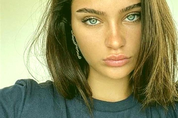 Ariana, 25, a brunette dark-eyed indian companion based in Eucaliptus. Offering Couples, OWO, Dinner Date, A-Level. Available for incall and outcall, overnig...
