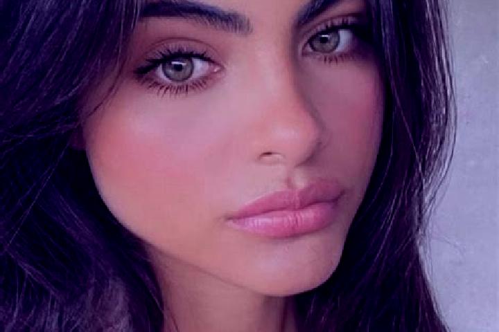 Ariana, 25, a brunette green-eyed european companion based in Linguekoro. Offering Party Girl, GFE, Tantra. Available for incall and outcall, overnight booki...