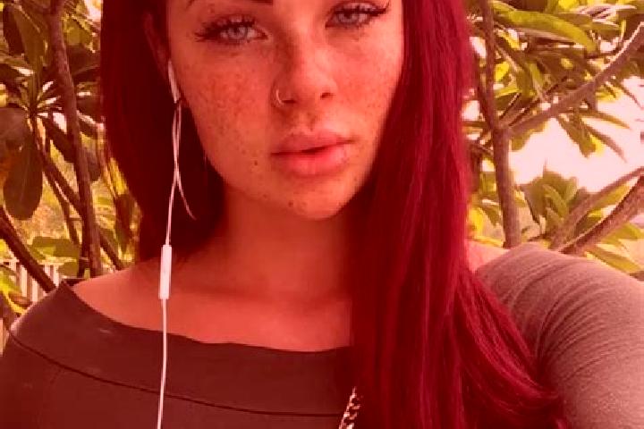 Ariana, 25, a red green-eyed mediterranean companion based in Roetz. Offering GFE, Roleplay, Fetish, CIM. Available for incall and outcall, day and evening d...