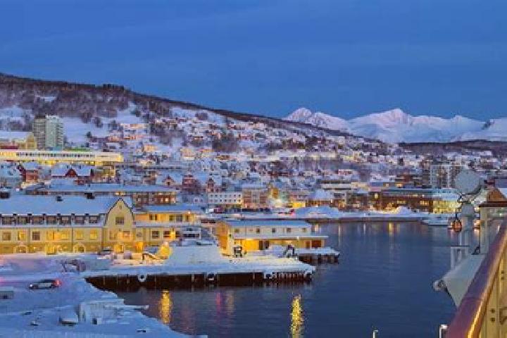 Ariana, 25 — Escort in Harstad, Norway