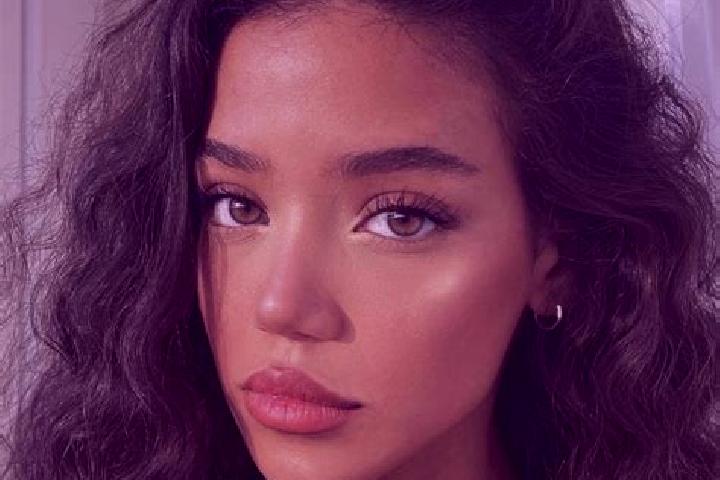 Ariana, 26, a black brown-eyed ebony companion based in Petrodolynske. Offering Dinner Date, Party Girl, Tantra, Couples. Available for incall and outcall, d...