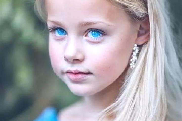 Ariana, 26, a blonde blue-eyed ebony companion based in Ceguaca. Offering A-Level, Travel Companion, 69, GFE. Available for incall and outcall, overnight boo...