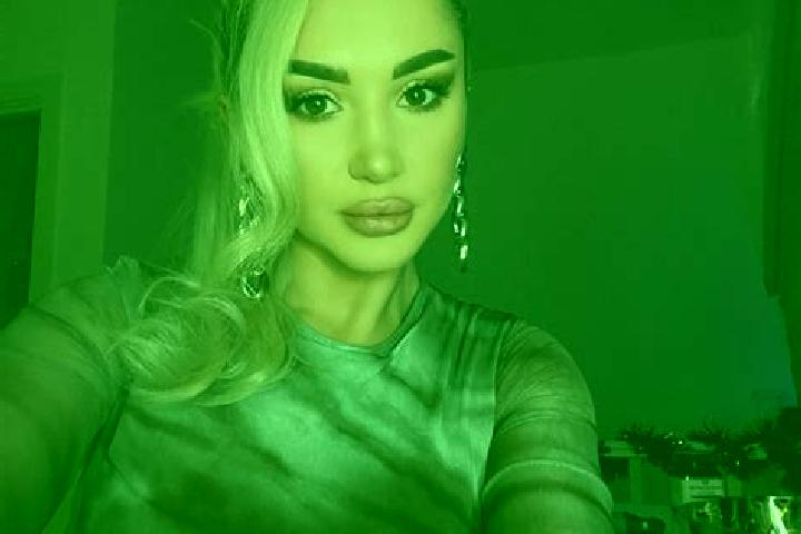 Ariana, 26, a blonde grey-eyed middle eastern companion based in Waynesburg. Offering Striptease, BDSM, Travel Companion, Prostate Massage. Available for inc...