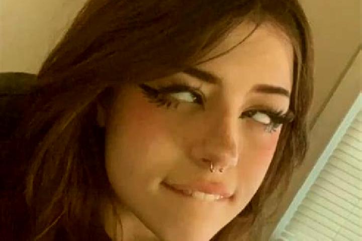 Ariana, 26, a brunette grey-eyed ebony companion based in South Murwillumbah. Offering Deep French Kissing, Girlfriend Experience, Party Girl, Erotic Massage...