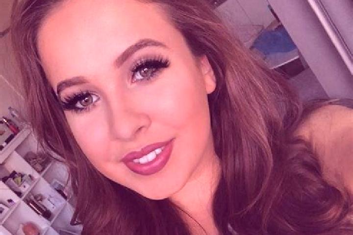Ariana, 26, a red dark-eyed european companion based in Lijiang. Offering Striptease, Party Girl, 69. Available for incall and outcall, day and evening dates.