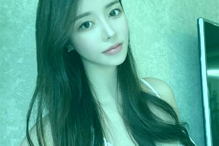 Ariana, 26 — Escort in Baigecun, China