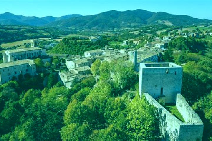 Ariana, 26 — Escort in Monterubbiano, Italy