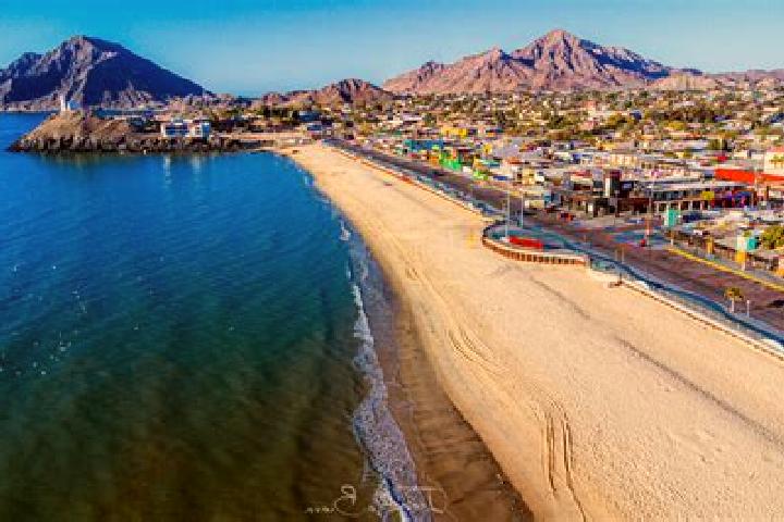 Ariana, 26 — Escort in San Felipe, Venezuela