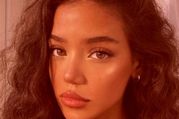 Ariana, 27, a black brown-eyed caribbean companion based in Gaogu. Offering A-Level, Dinner Date, 69. Available for incall and outcall, day and evening dates.