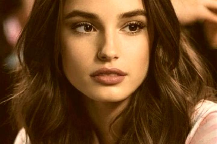 Ariana, 27, a brunette brown-eyed middle eastern companion based in Gloucester City. Offering Massage, Couples, Roleplay, Deep French Kissing, CIM. Available...