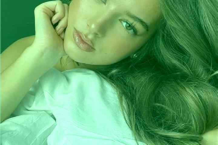 Ariana, 27, a brunette hazel-eyed european companion based in Armavir. Offering Massage, Deep French Kissing, Domination. Available for incall and outcall, o...