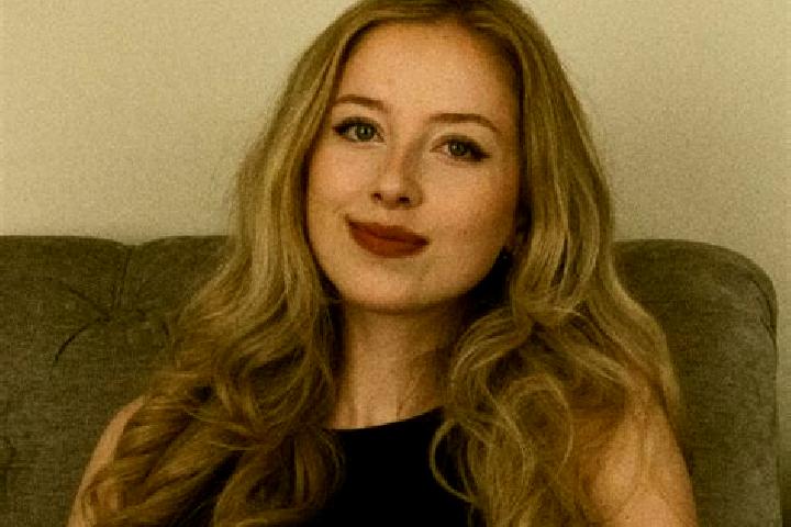 Ariana, 27 — Escort in Centereach, United States