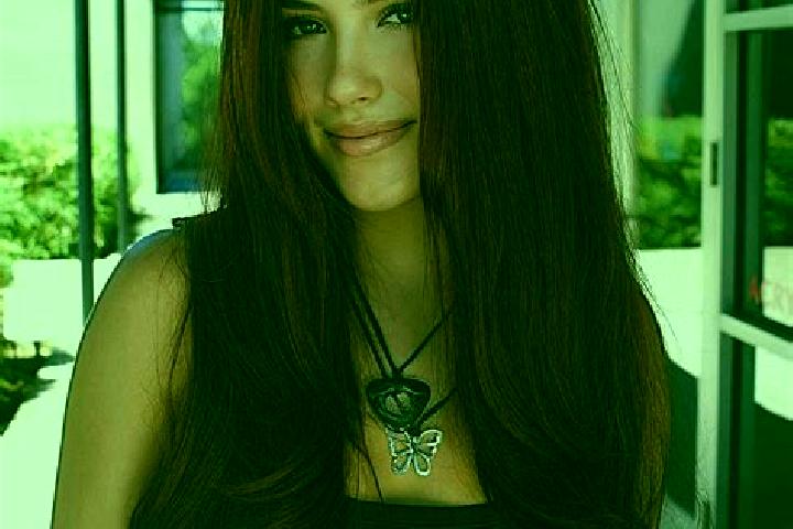 Ariana, 28, a auburn dark-eyed mediterranean companion based in Scorton. Offering GFE, Dinner Date, CIM, Couples. Available for incall and outcall, day and e...