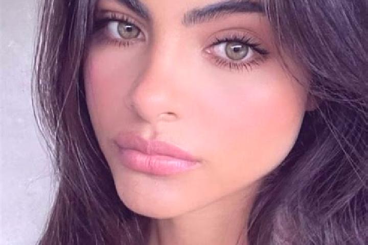 Ariana, 28, a brunette green-eyed indian companion based in Urugi. Offering A-Level, Tantra, Erotic Massage, Deep French Kissing. Available for incall and ou...