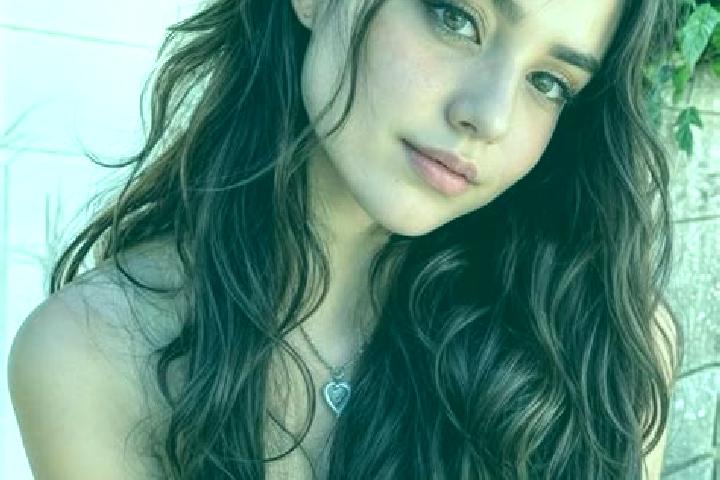 Ariana, 28, a brunette hazel-eyed latina companion based in Achocalla. Offering Duos, A-Level, Deep French Kissing, Domination. Available for incall and outc...