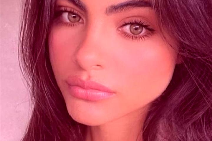 Ariana, 28, a dark blonde hazel-eyed caucasian companion based in Chalamera. Offering Couples, Tantra, Deep French Kissing. Available for incall and outcall,...