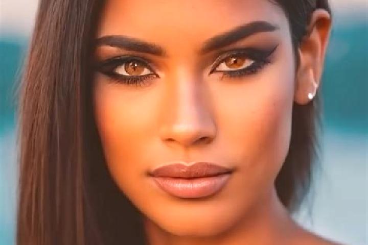 Ariana, 28, a red hazel-eyed latina companion based in Cardakli. Offering Striptease, CIM, Erotic Massage, Deep French Kissing. Available for incall and outc...