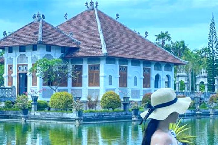 Ariana, 28 — Escort in Balekambang, Indonesia