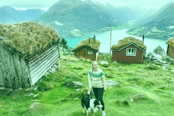 Ariana, 28 — Escort in Knappskog, Norway