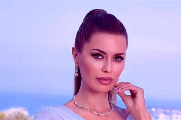 Ariana, 28 — Escort in Krasnokamensk, Russia