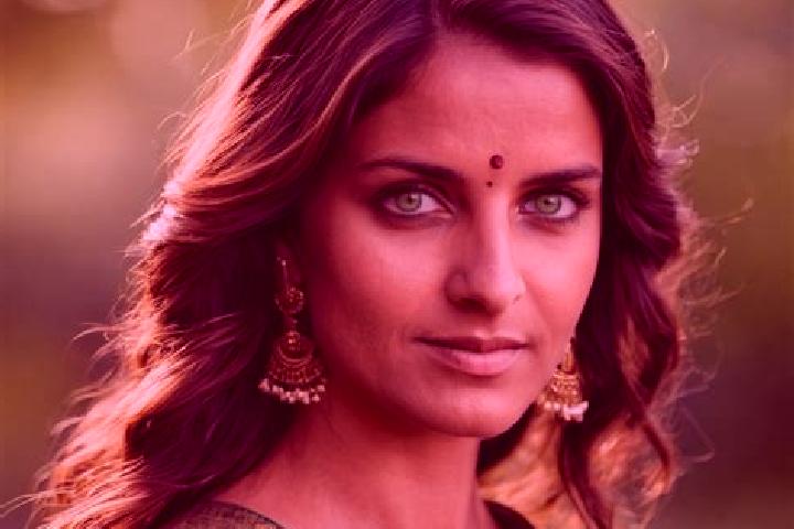 Ariana, 29, a brunette green-eyed indian companion based in Dormelles. Offering Duos, Girlfriend Experience, Fetish. Available for incall and outcall, overni...