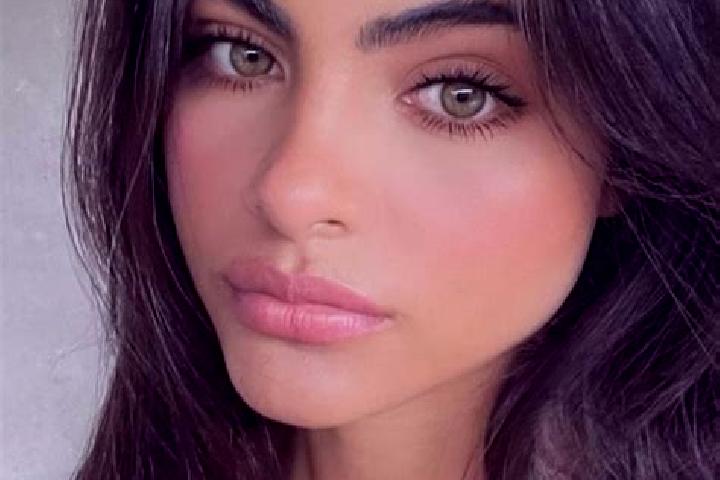 Ariana, 29, a brunette green-eyed middle eastern companion based in Kurpania. Offering Prostate Massage, Dinner Date, Party Girl. Available for incall and ou...