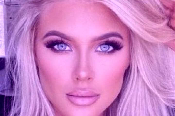 Ariana, 29, a platinum blonde dark-eyed ebony companion based in Buznykuvate. Offering Duos, Couples, Overnight, Striptease, Party Girl. Available for incall...
