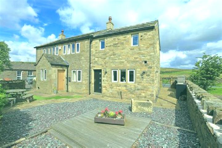 Ariana, 29, a red dark-eyed asian companion based in Sinchi Roca. Offering BDSM, Deep French Kissing, Travel Companion, Prostate Massage. Available for incal...