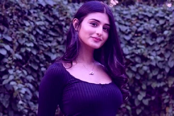 Ariana, 30, a platinum blonde brown-eyed mediterranean companion based in Sarin. Offering Duos, Striptease, BDSM, Prostate Massage. Available for incall and ...