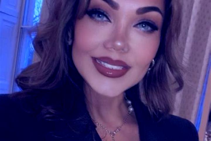 Ariana, 30 — Escort in Epping, United States