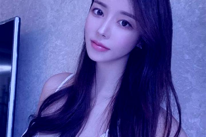 Ariana, 30 — Escort in Shizijie, China