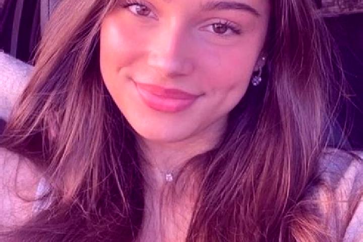Ariana, 31, a brunette hazel-eyed slavic companion based in Warkworth. Offering A-Level, Travel Companion, 69. Available for incall and outcall, overnight bo...